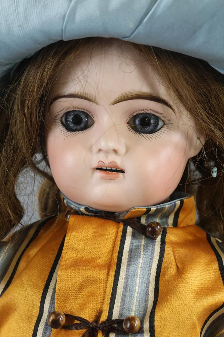 FRENCH BISQUE DOLLS. - 2