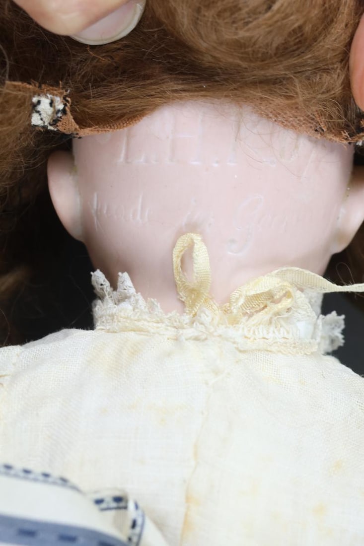 FRENCH/GERMAN BISQUE DOLLS. - 5