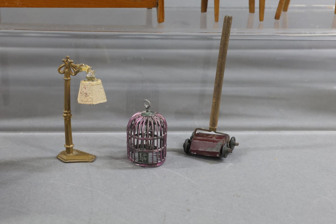 MINIATURES. - 4