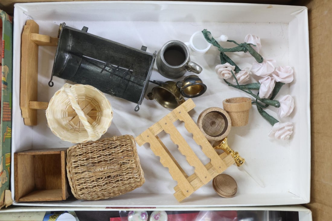 MINIATURES. - 3