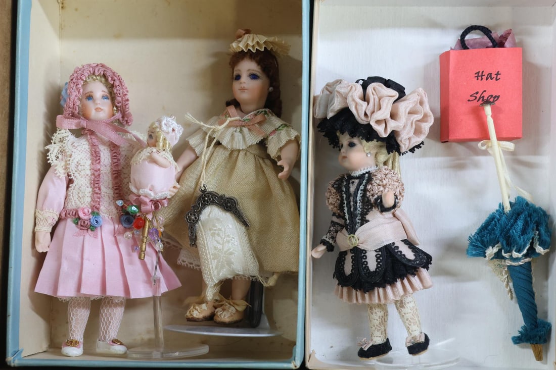 MINIATURES. - 8