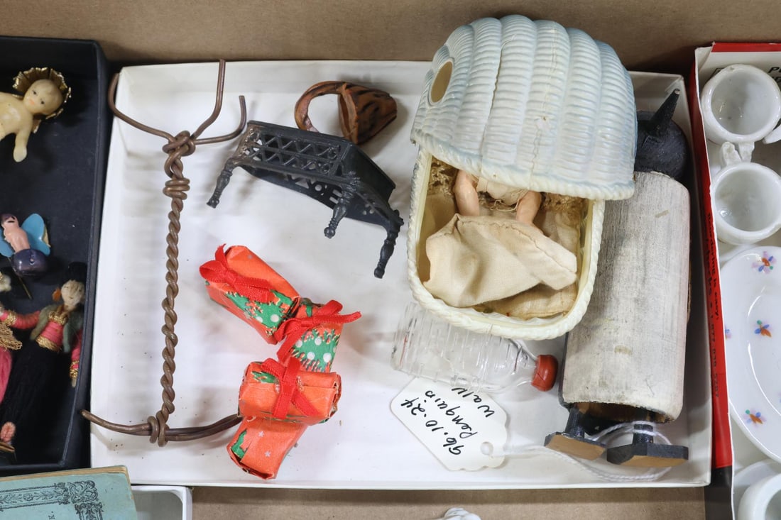 MINIATURES. - 3