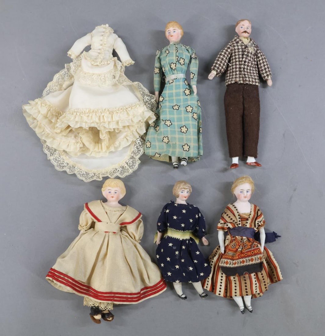 MINIATURES. (1 of 7)