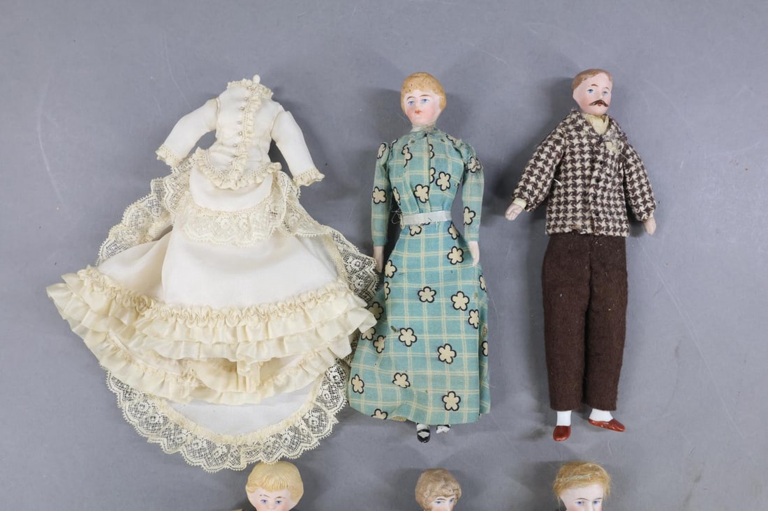 MINIATURES. - 2