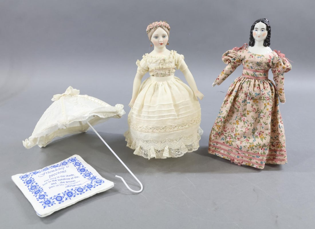 CONTEMPORARY ARTIST DOLLS. (1 of 8)