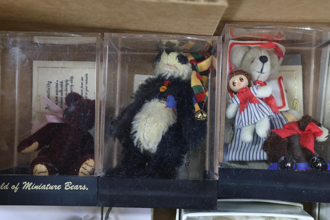 MINIATURES. - 3