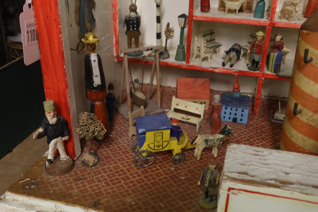 ROOM BOXES. - 11