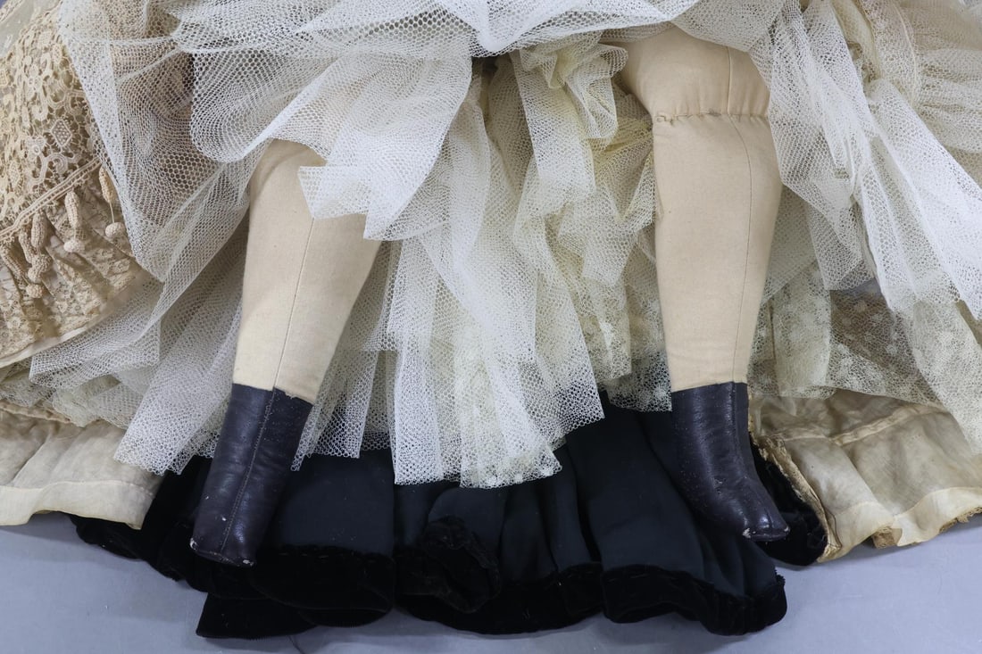 CHINA DOLLS. - 4