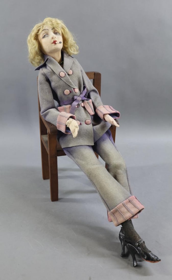 CLOTH DOLLS. (1 of 7)