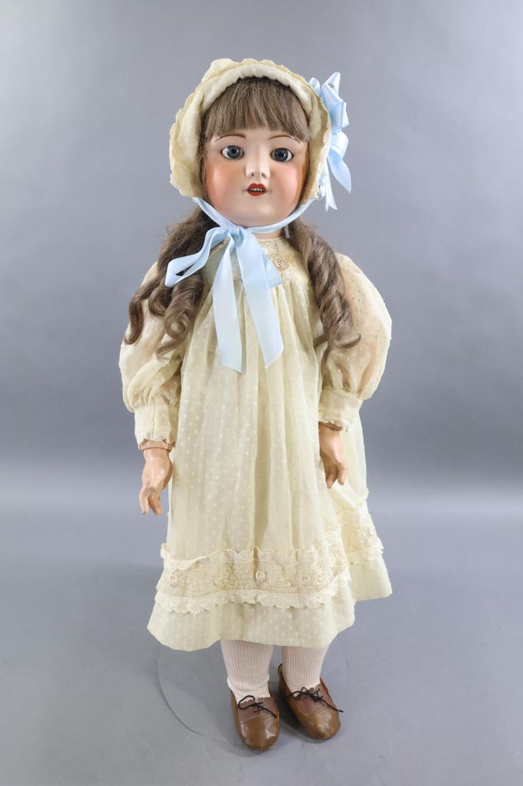 ANTIQUE FRENCH BISQUE DOLLS. (1 of 7)