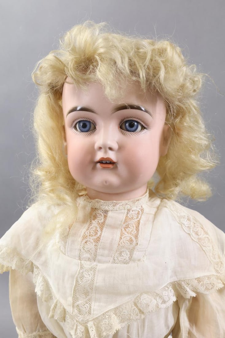GERMAN BISQUE DOLLS. - 10