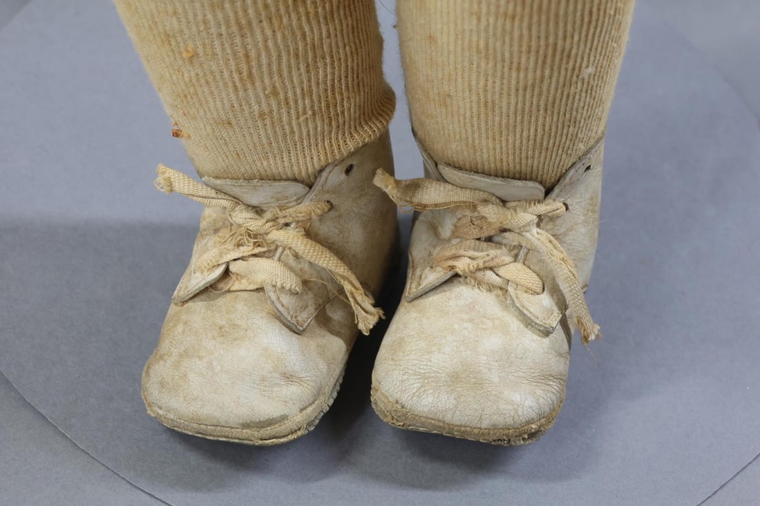 GERMAN BISQUE DOLLS. - 10