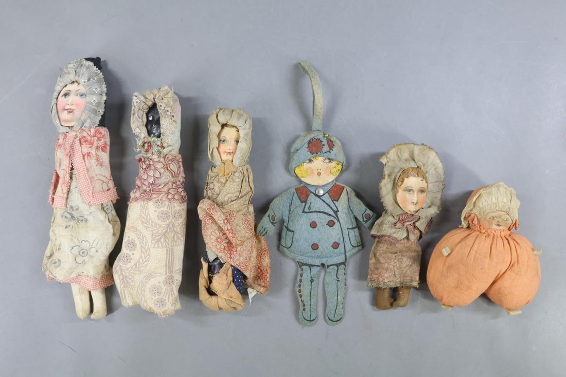 CLOTH DOLLS. (1 of 16)