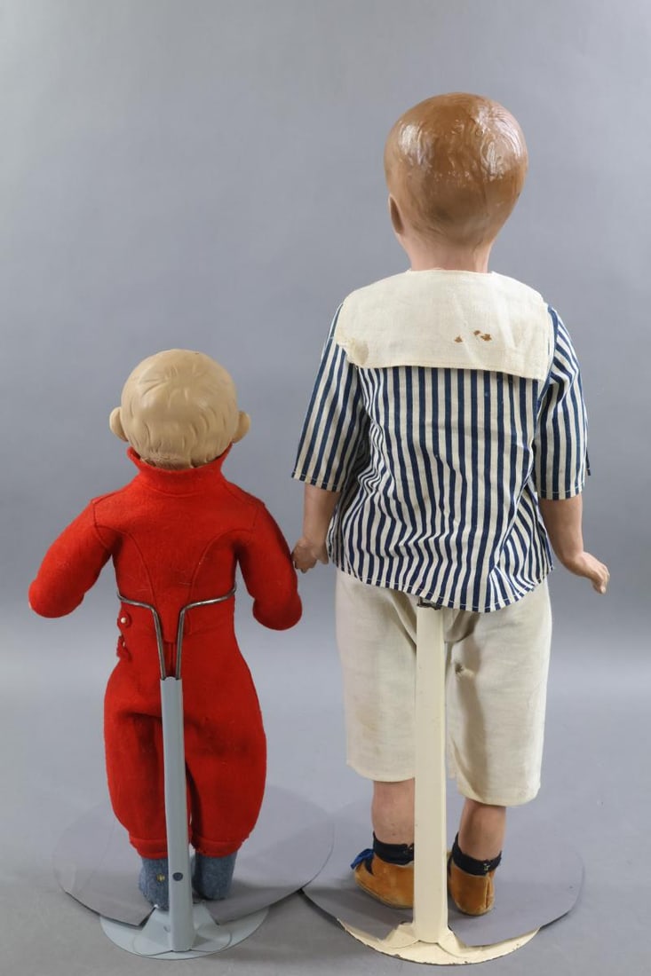 CHARACTER DOLLS. - 9