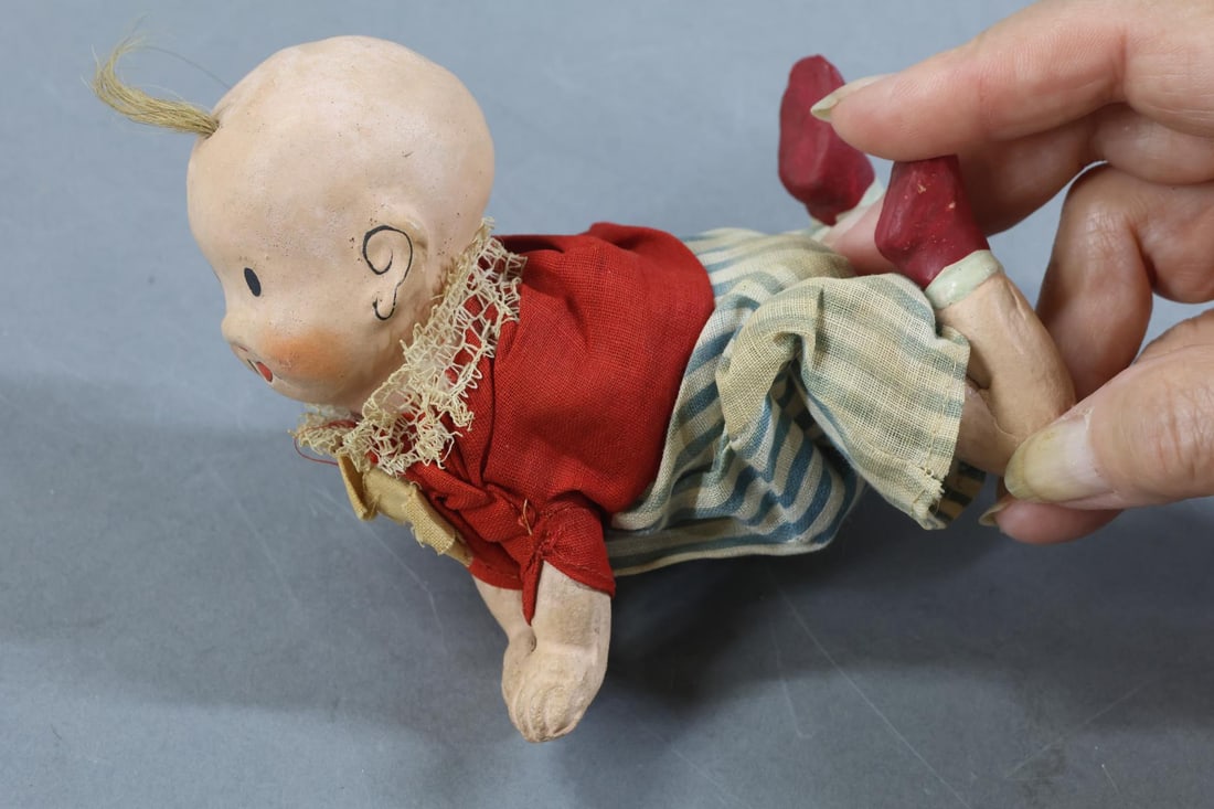 CHARACTER DOLLS. - 13