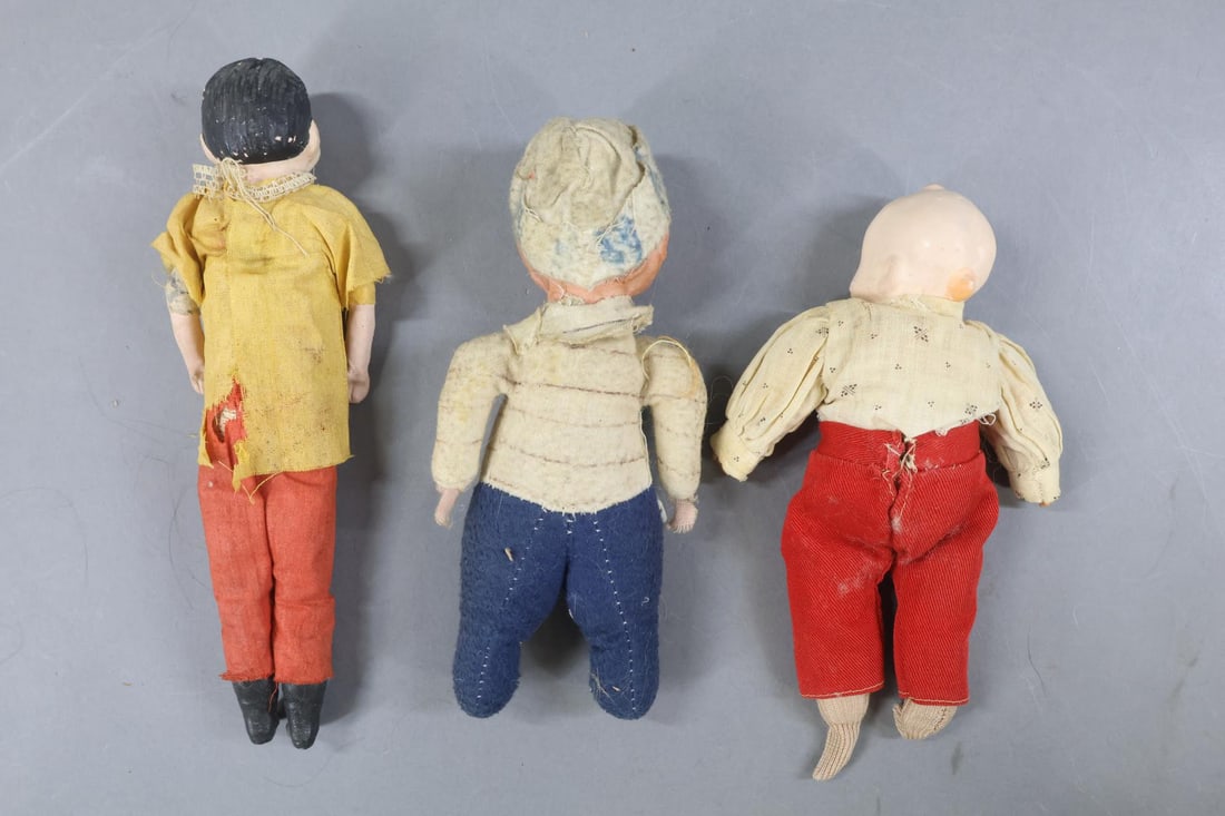 CHARACTER DOLLS. - 8