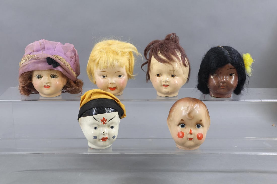 FAMLEE DOLL SET. - 5