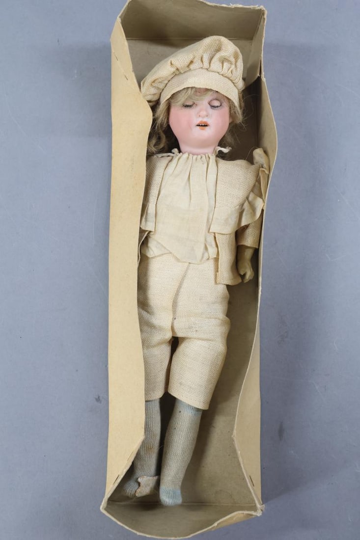 GERMAN BISQUE DOLLS. - 11