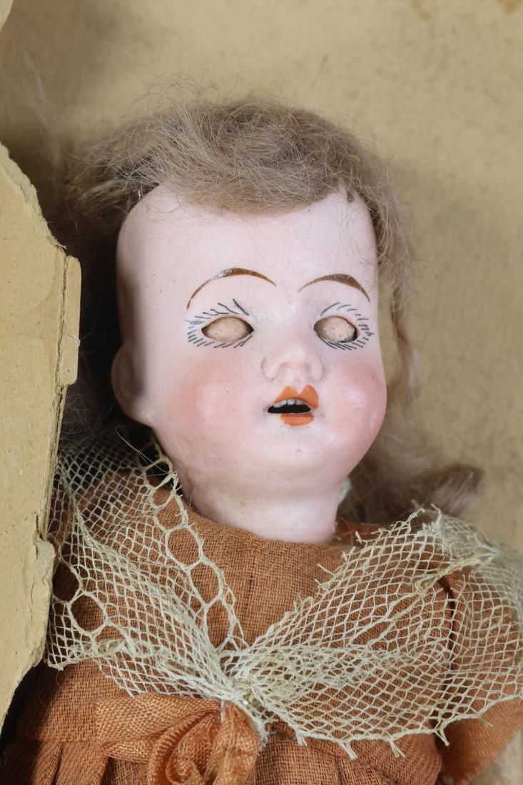 GERMAN BISQUE DOLLS. - 15