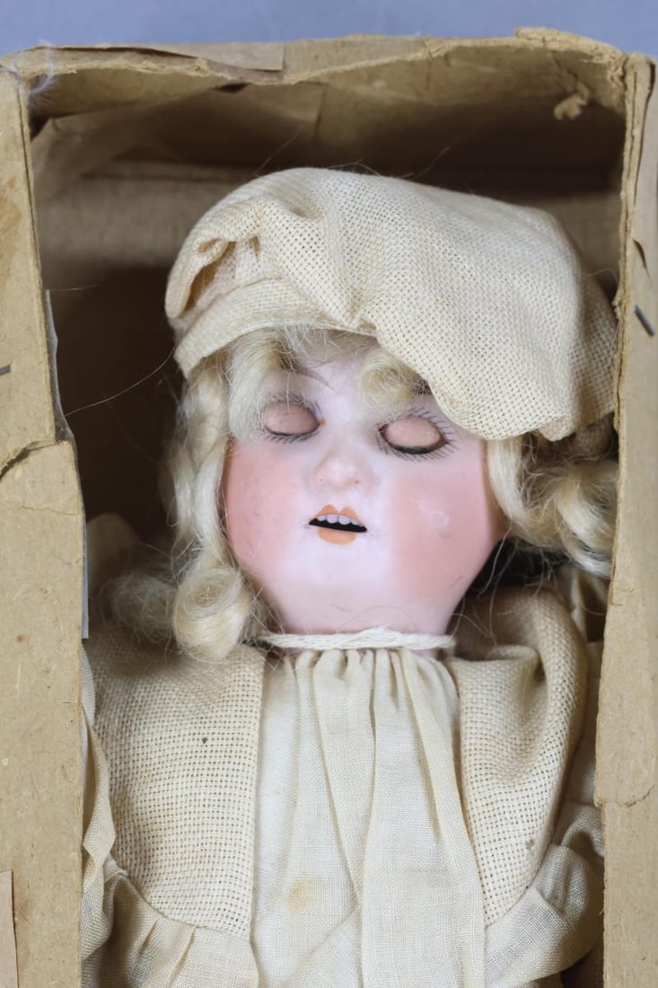 GERMAN BISQUE DOLLS. - 9