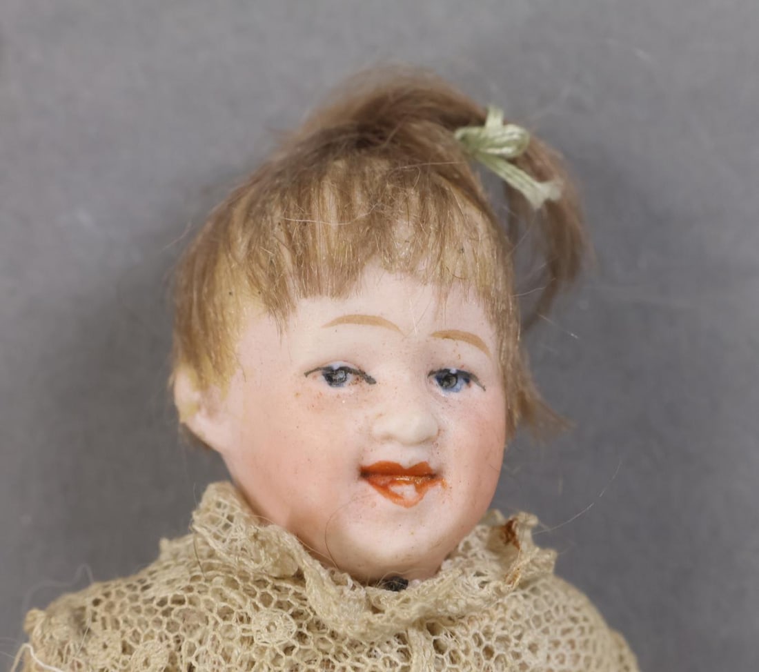 GERMAN BISQUE CHARACTER DOLLS. - 10