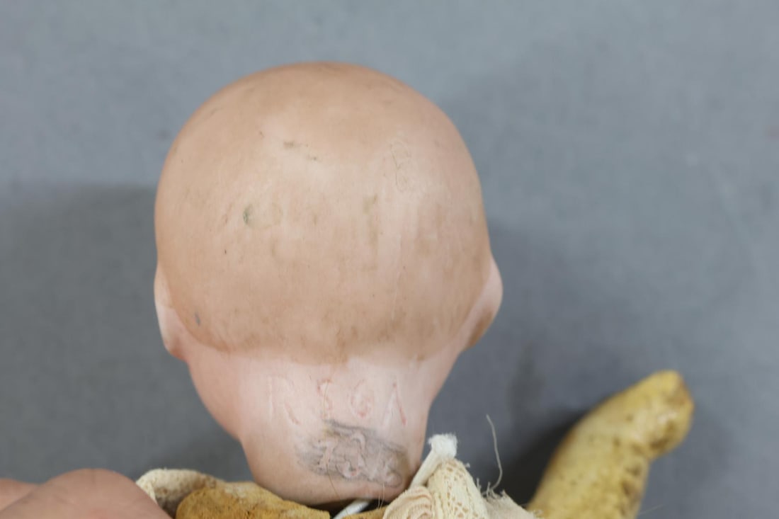 GERMAN BISQUE CHARACTER DOLLS. - 9