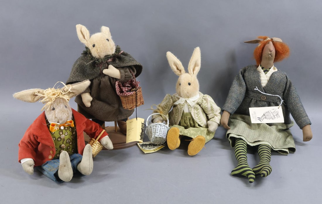 CONTEMPORARY ARTIST DOLLS. (1 of 16)
