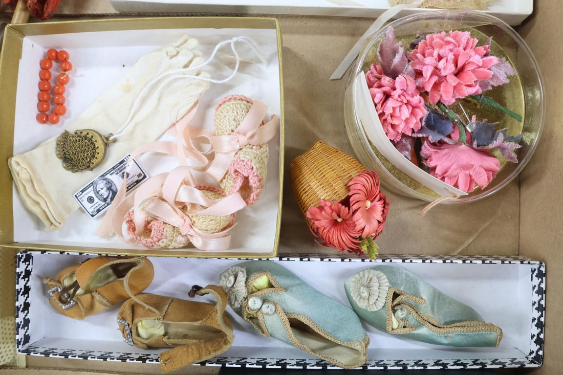 DOLL ACCESSORIES. - 6