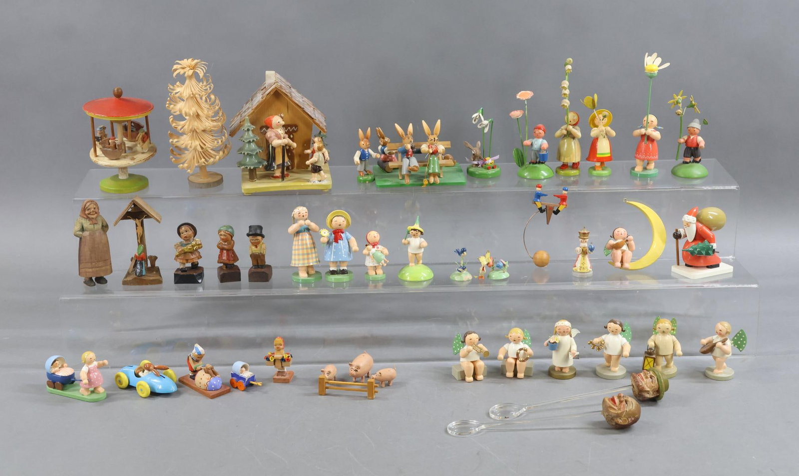 GERMAN ERZGEBIRGE FIGURES. (1 of 12)