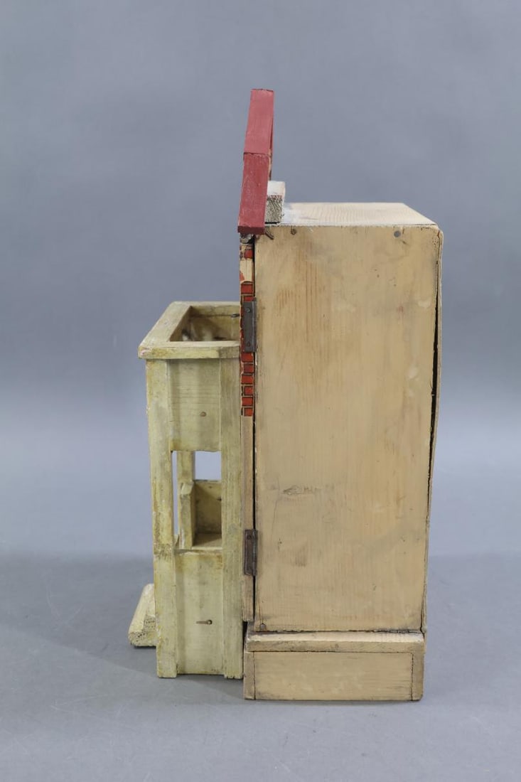 GOTTSCHALK DOLL HOUSE. - 3