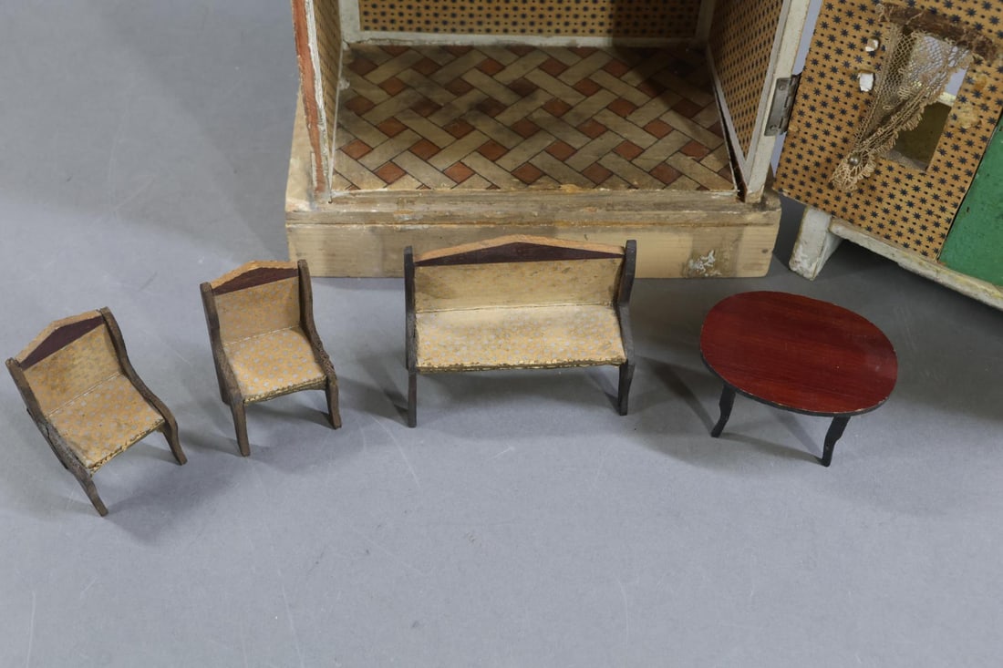 GOTTSCHALK DOLL HOUSE. - 9
