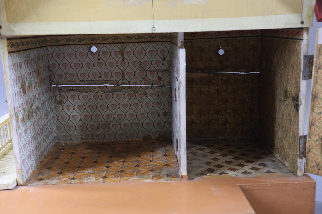 GOTTSCHALK DOLL HOUSE. - 10