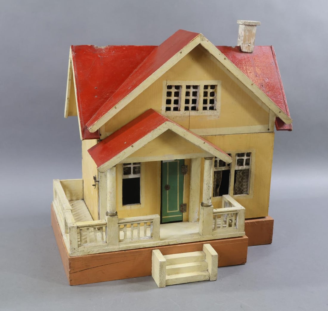 GOTTSCHALK DOLL HOUSE. (1 of 12)