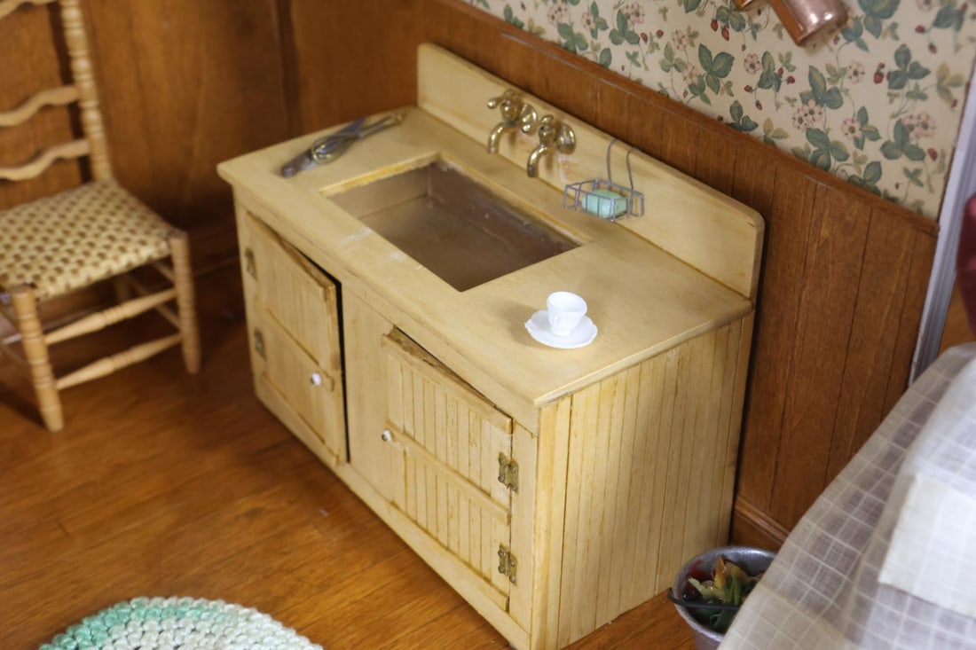 ROOM BOX. - 17