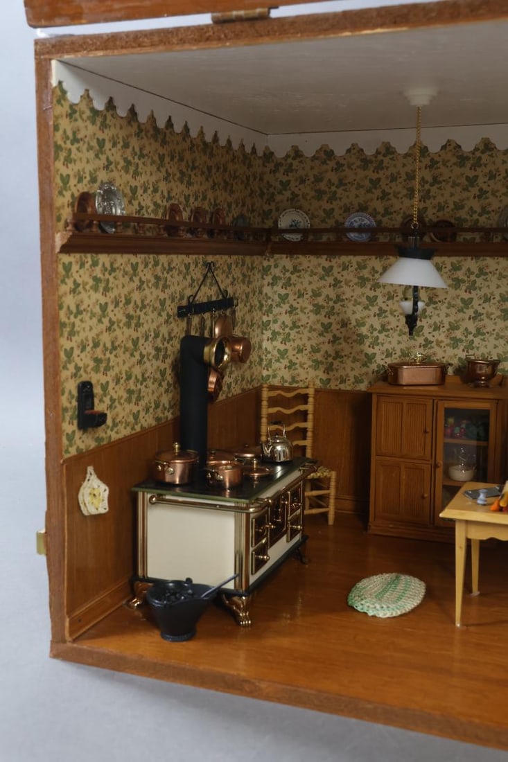 ROOM BOX. - 3