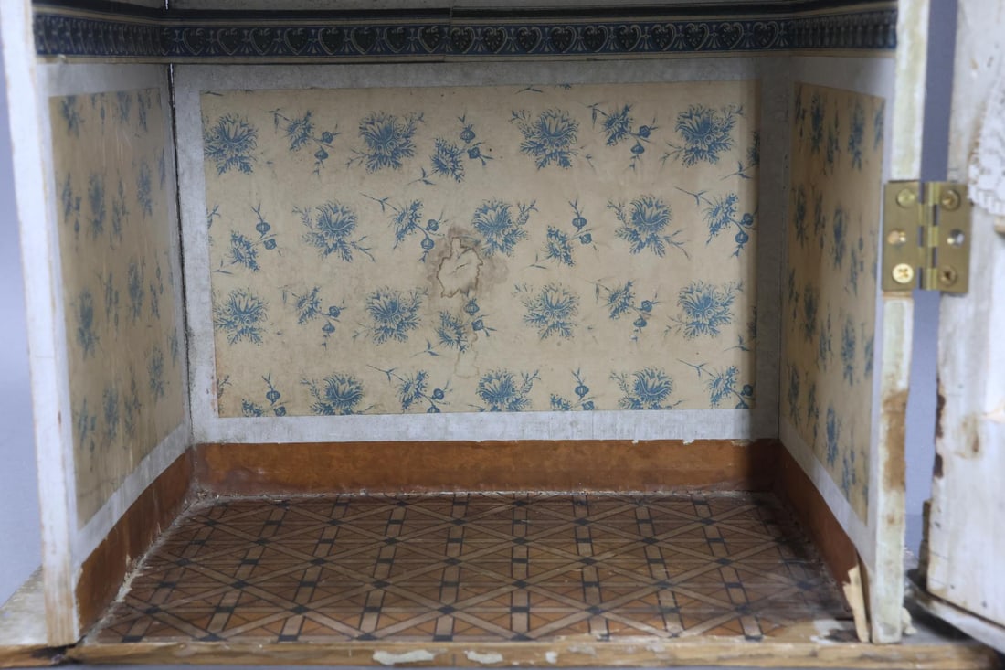 GOTTSCHALK DOLL HOUSE. - 12
