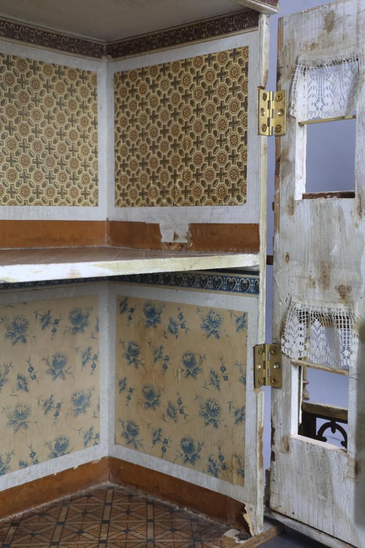 GOTTSCHALK DOLL HOUSE. - 13