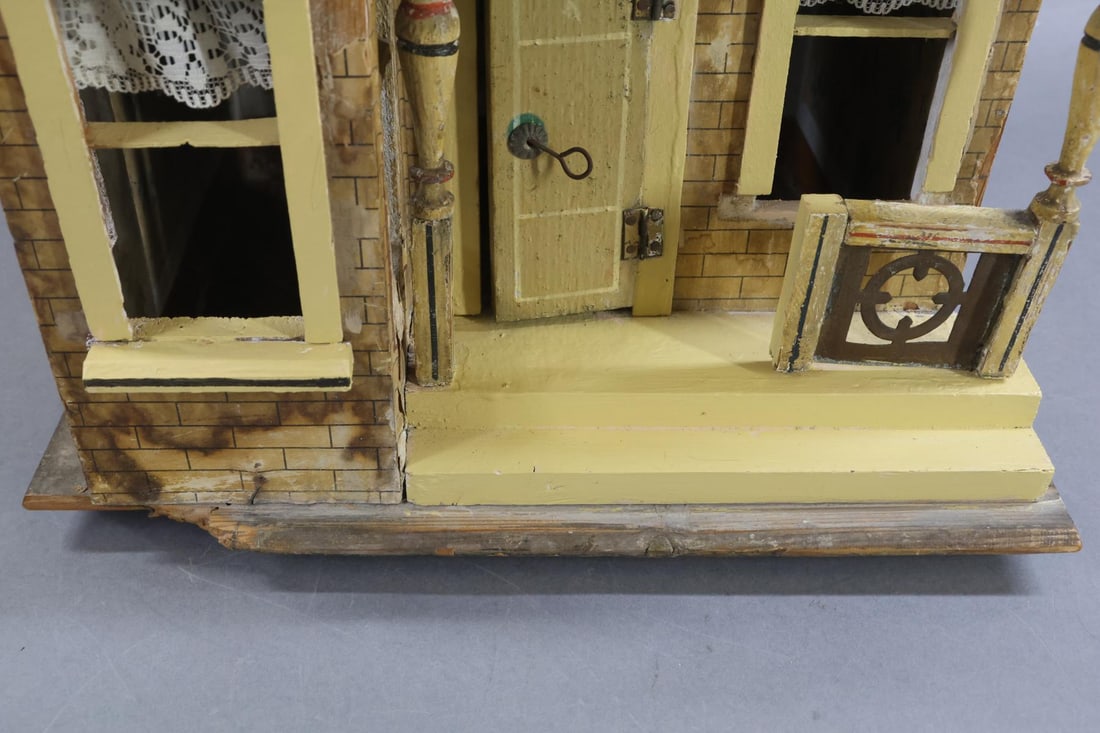 GOTTSCHALK DOLL HOUSE. - 5