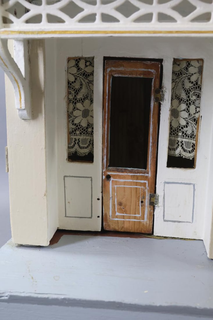 GOTTSCHALK DOLL HOUSE. - 4