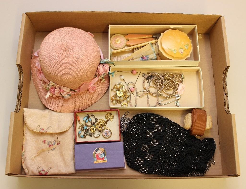 LOT OF ACCESSORIES THAT CAME FROM THE WARDROBE OF A (1 of 5)
