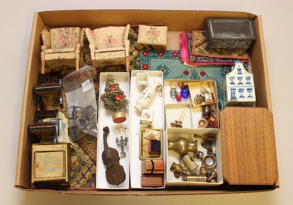 LOT OF VINTAGE DOLLHOUSE FURNITURE, RUGS, ACCESSORIES (1 of 6)