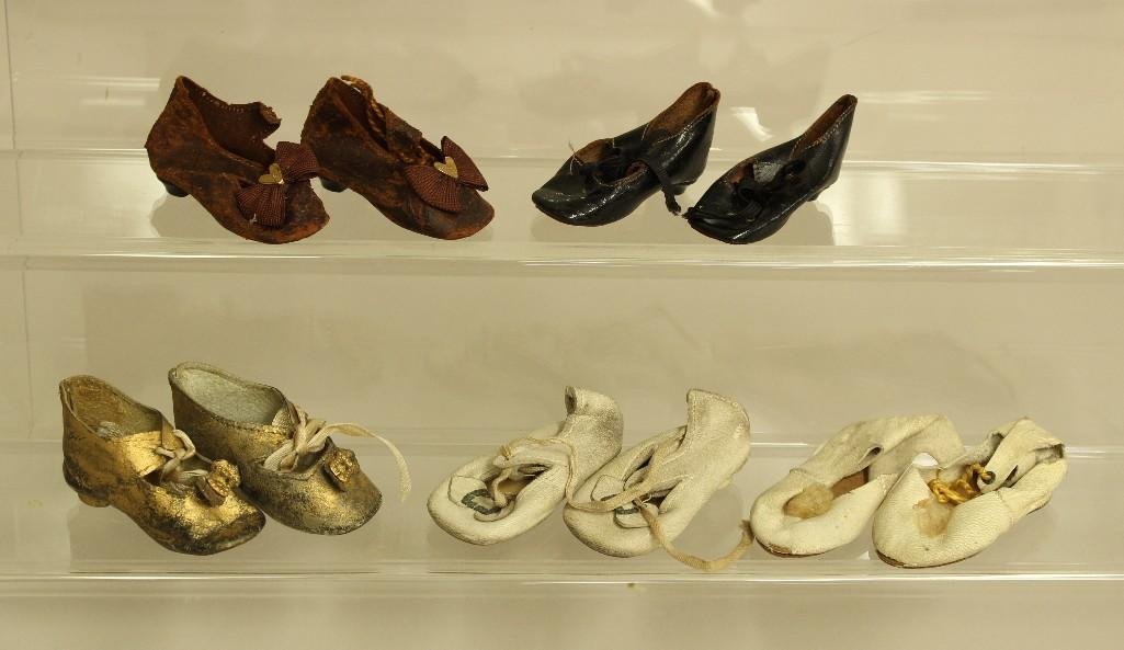 LOT OF (5) PAIRS OF ANTIQUE LEATHER DOLL SHOES. (1 of 1)