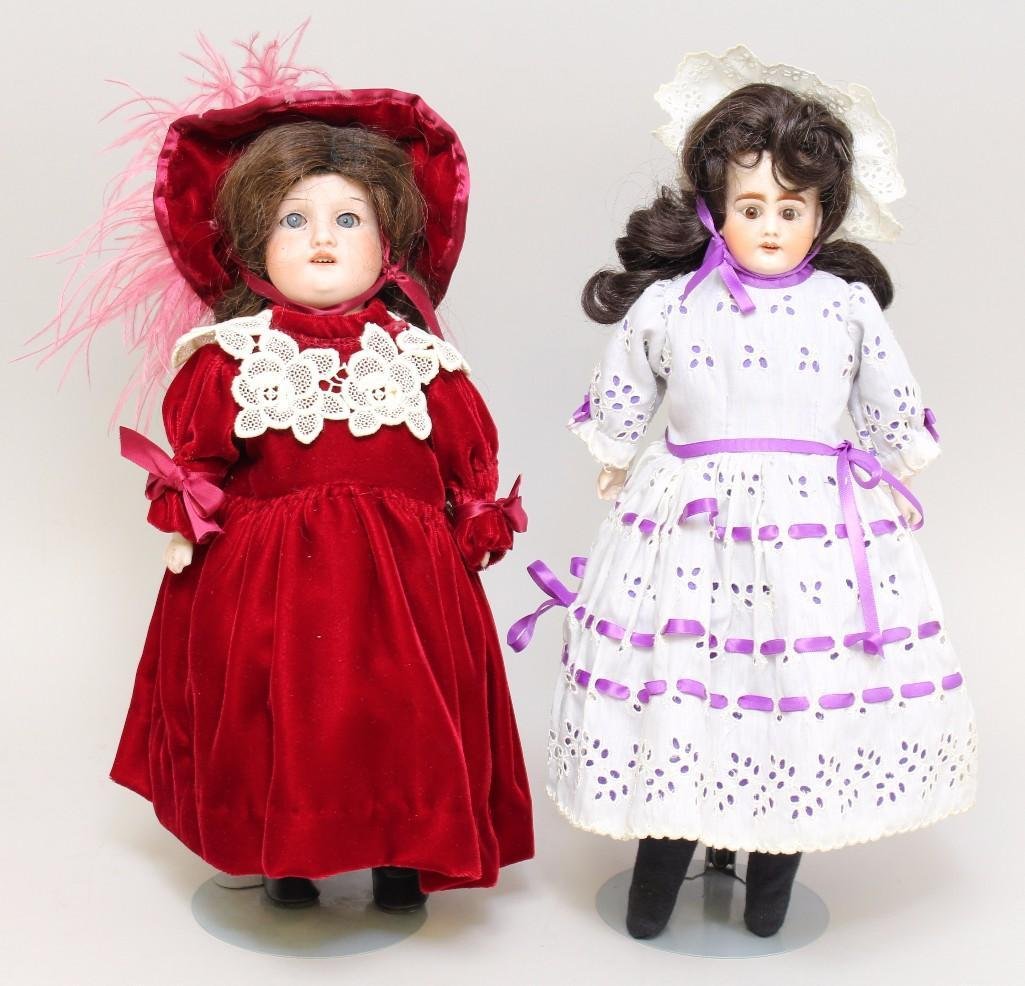 PAIR OF ANTIQUE BISQUE SHOULDER HEAD DOLLS. (1 of 7)