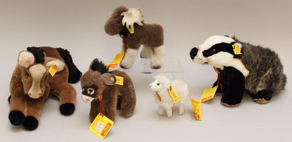 LOT OF (5) TAGGED PLUSH STEIFF ANIMALS. (1 of 1)