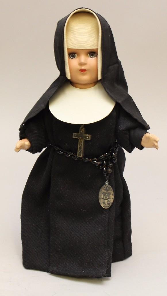 13" ALL ORIGINAL 1939 COMPOSITION NUN DOLL. (1 of 3)