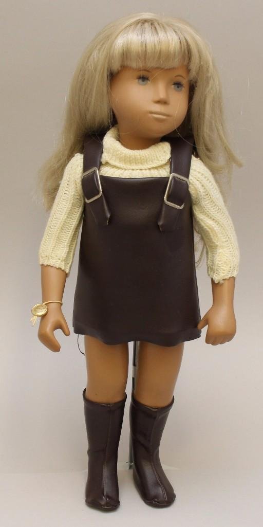 16" ALL ORIGINAL TAGGED BLONDE SASHA DOLL. (1 of 5)