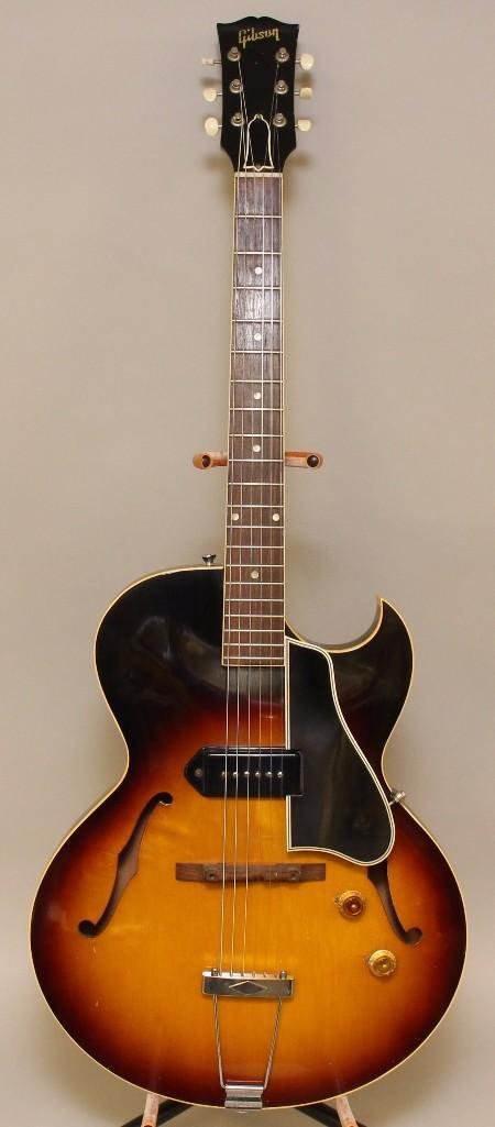 Gibson ES-225 Sunburst Electric Guitar: With hard case.