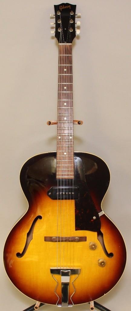 Gibson ES-125 Sunburst Electric Guitar: With Gibson hard case and extra tailpiece.
