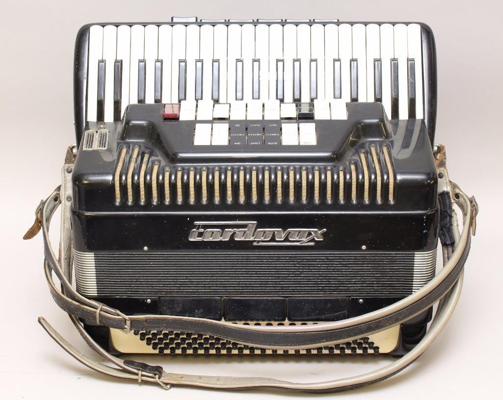 Cordovox Super V Accordion