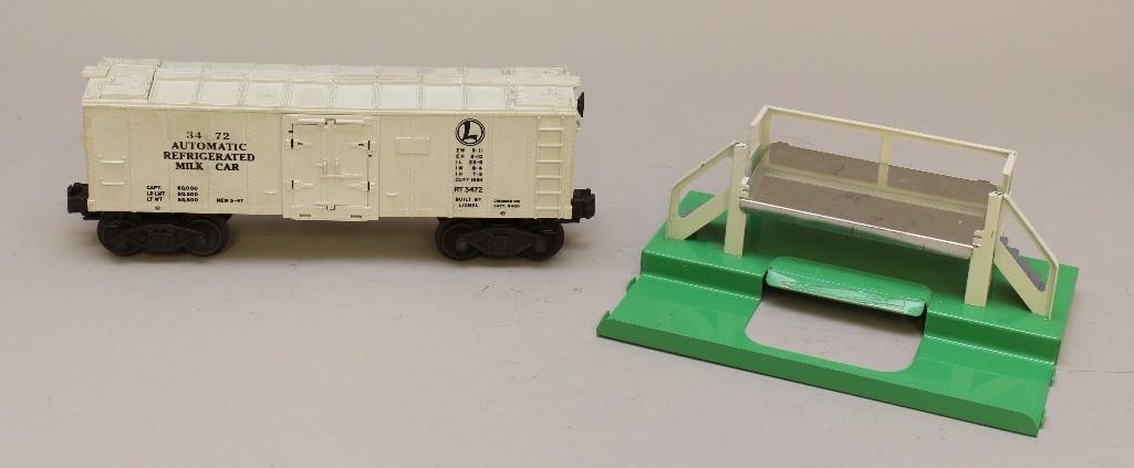 Lionel Operating Milk Car and Platform (1 of 4)